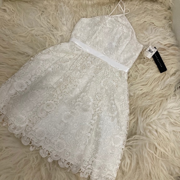 Aidan Mattox Dresses & Skirts - AIDAN MATTOX Lace Knee-Length Dress